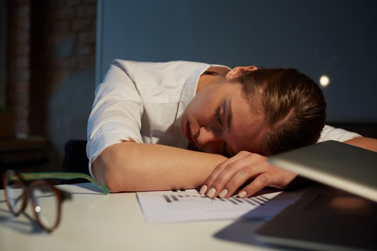 Five Essential Tips for Staying Healthy on the Night Shift