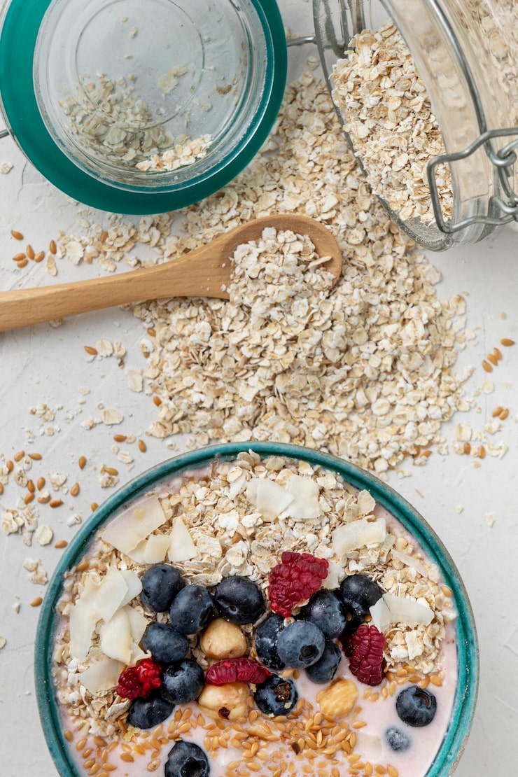 Ready Brek vs Porridge Oats: Comparing Nutritional Profiles and Key Differences