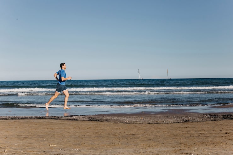 Should You Switch to Barefoot Running Shoes? 4 Benefits and Drawbacks
